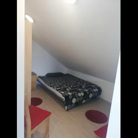 Neu Modernes Lara